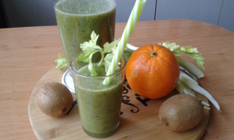 Zielony koktajl warzywno - owocowy Zielony koktajl warzywno - owocowy