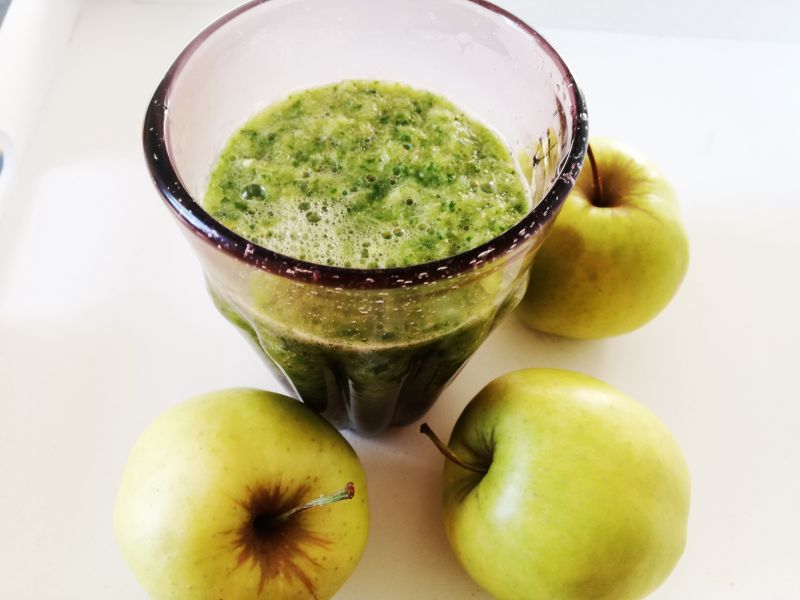 Zielony Koktajl Z Jarmużem i Pomarańczem Zielony Koktajl Z Jarmużem i Pomarańczem