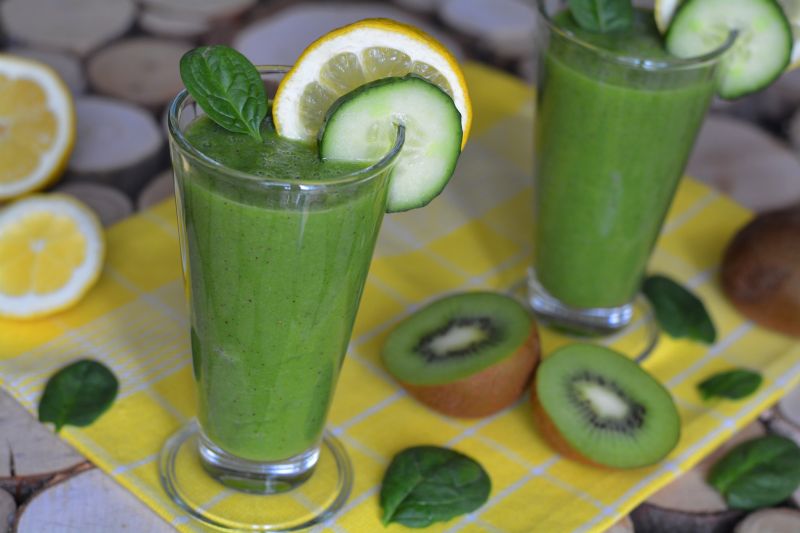 Zielony owocowo - warzywny koktajl