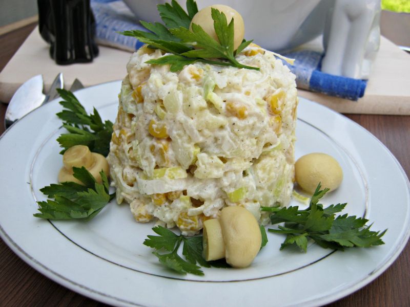 Ziemniaczana sałatka z serem i pieczarkami Ziemniaczana sałatka z serem i pieczarkami