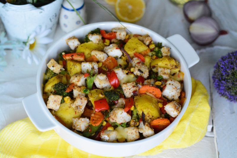 Ziemniaczana zapiekanka z dorszem i warzywami Ziemniaczana zapiekanka z dorszem i warzywami