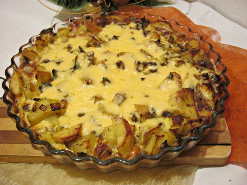 Ziemniaczana zapiekanka z jajkiem i serem