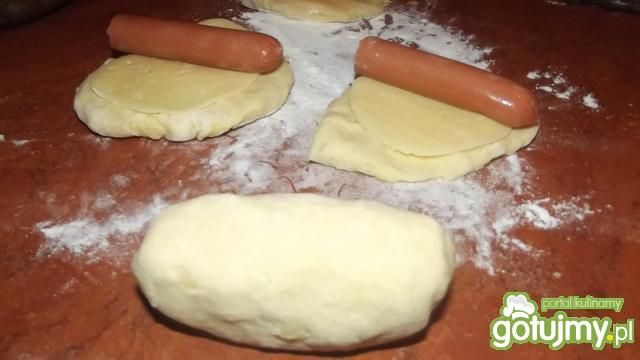 Ziemniaczane hot dogi