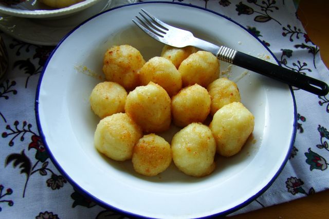 Ziemniaczane kulki z serem Ziemniaczane kulki z serem