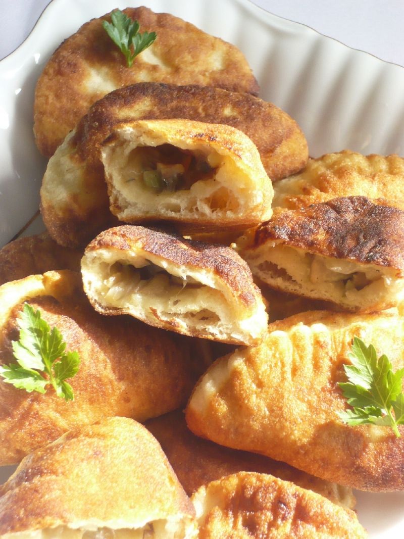 Ziemniaczane pierogi z serem i pieczarkami