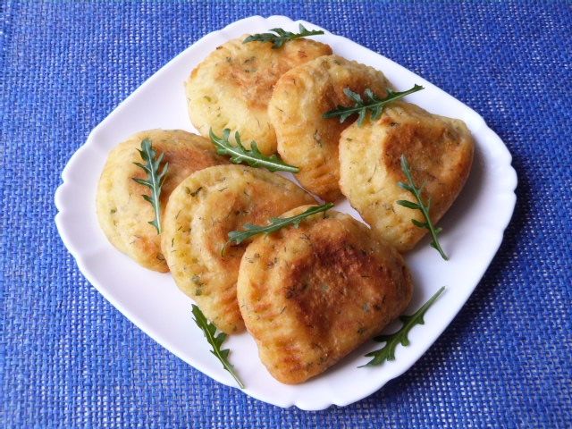 Ziemniaczane pierożki z pieczarkami Ziemniaczane pierożki z pieczarkami