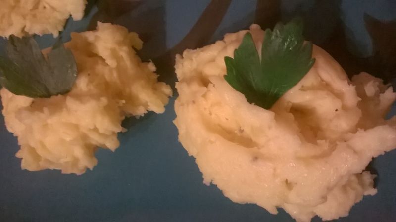 Ziemniaczane puree z czosnkiem i majonezem