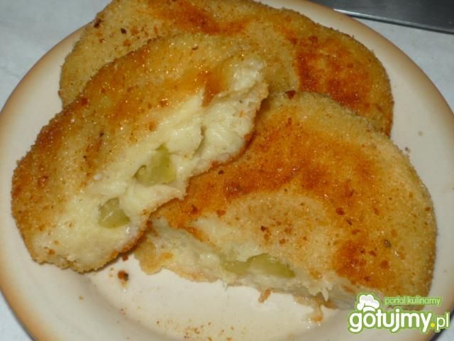 Ziemniaczanki z ogórkiem kiszonym