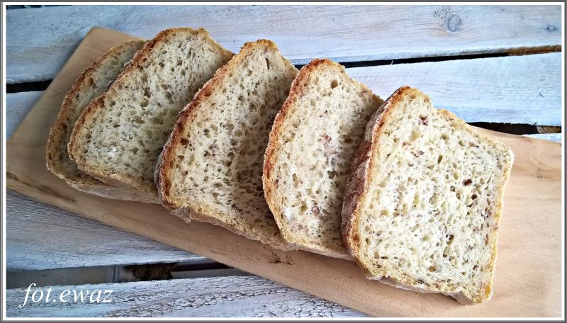 Ziemniaczany chleb z kaszą gryczaną Ziemniaczany chleb z kaszą gryczaną