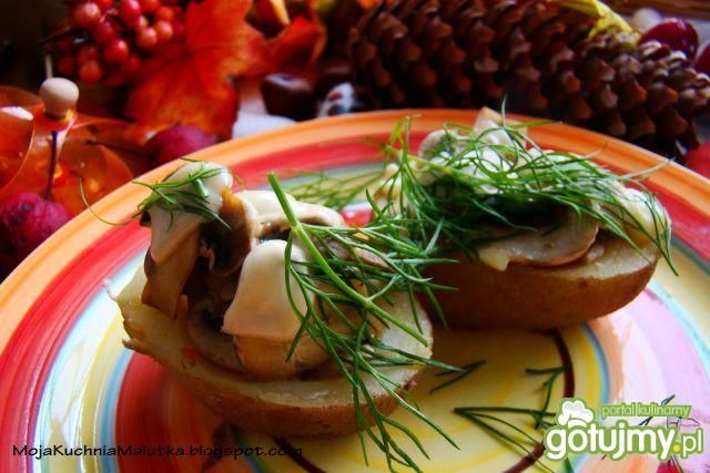 Ziemniaczki faszerowane pieczarkami  Ziemniaczki faszerowane pieczarkami