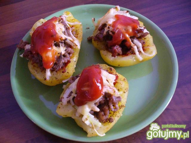 Ziemniaczki nadziewane mięskiem