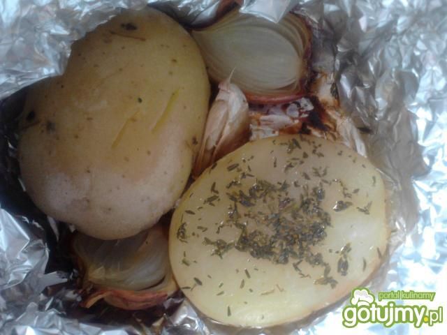 Ziemniaczki pieczone w folii