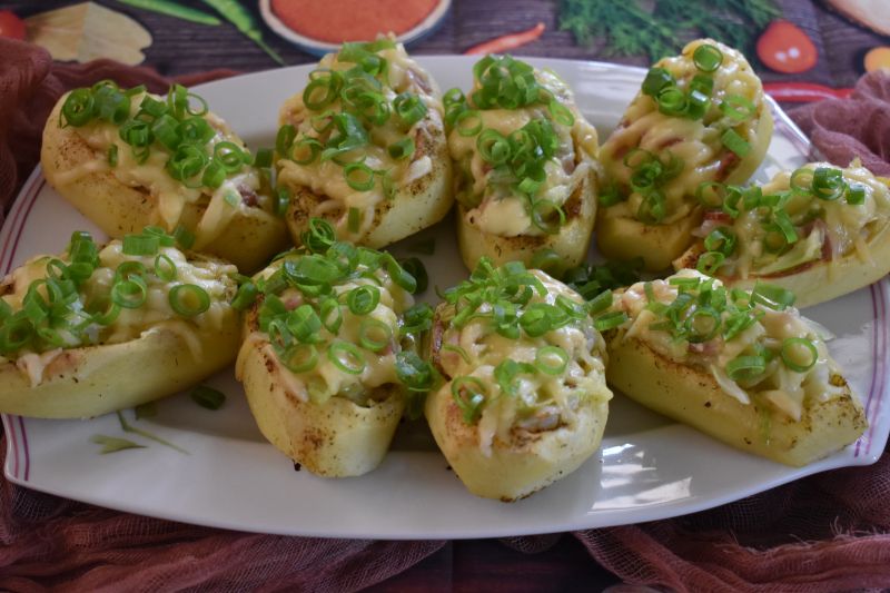 Ziemniaczki pieczone  z młoda kapustką Ziemniaczki pieczone  z młoda kapustką