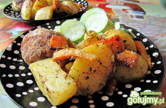 Ziemniaczki z marchewką w ziołach Ziemniaczki z marchewką w ziołach