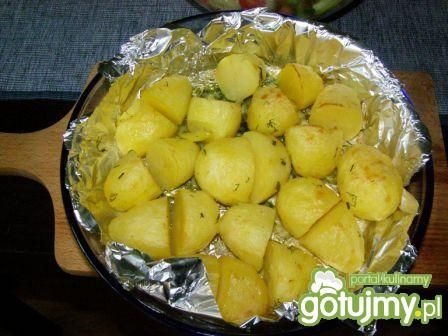 Ziemniaczki zapiekane w piekarniku. Ziemniaczki zapiekane w piekarniku.