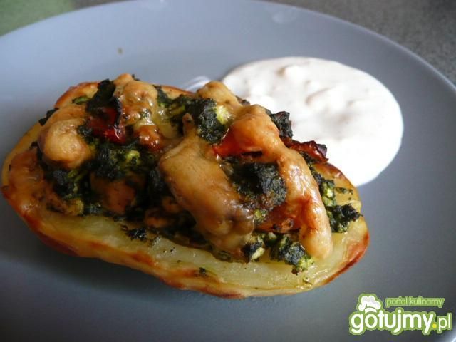 Ziemniak pieczony z boczkiem i szpinakie
