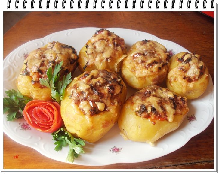 Ziemniaki Eli faszerowane papryką i kiełbasą