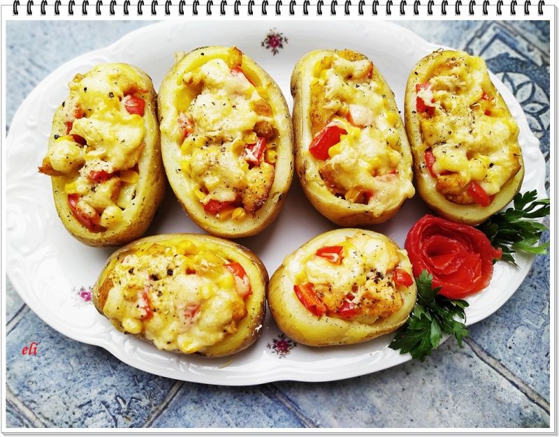 Ziemniaki Eli z kurczakiem i kukurydzą Ziemniaki Eli z kurczakiem i kukurydzą