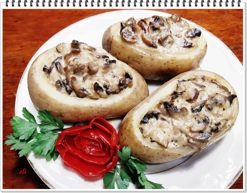 Ziemniaki Eli z pieczarkami w śmietanie