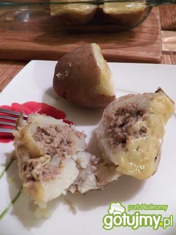 Ziemniaki faszerowane mielonym mięsem