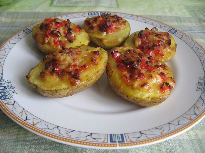 Ziemniaki faszerowane mozarellą i boczkiem
