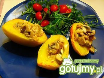 Ziemniaki faszerowane sosem pieczarkowym Ziemniaki faszerowane sosem pieczarkowym