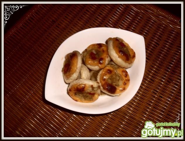 Ziemniaki i łosoś w cieście francuskim Ziemniaki i łosoś w cieście francuskim