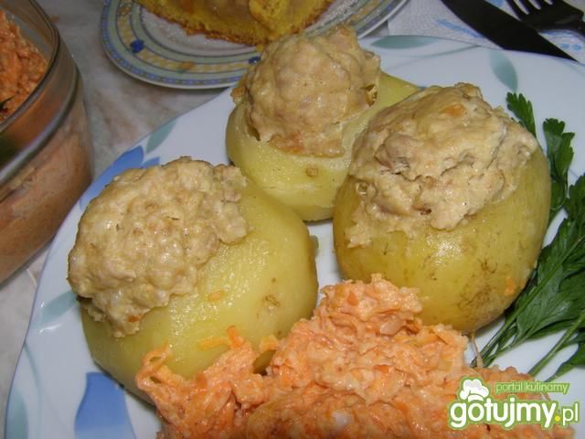 Ziemniaki nadziewane mięsem mielonym