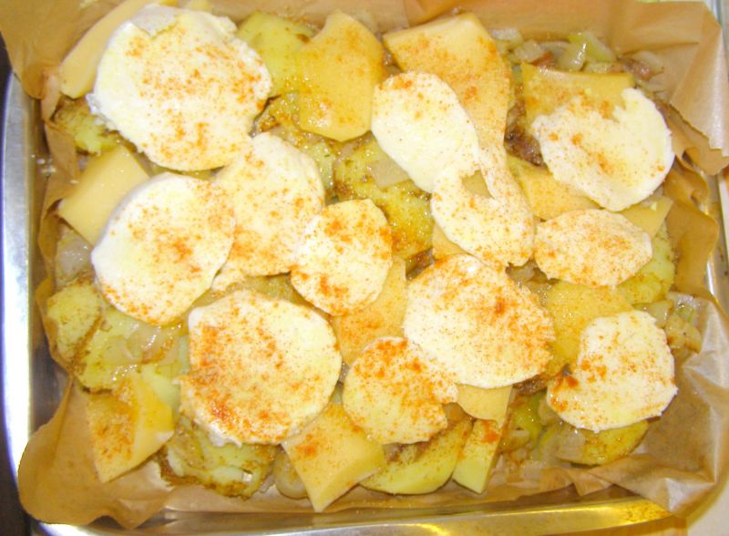 Ziemniaki pieczone z mozzarellą na ostro