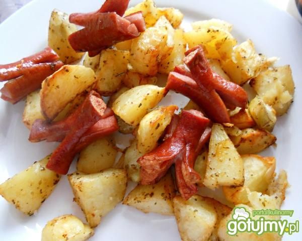 Ziemniaki pieczone z parówkami