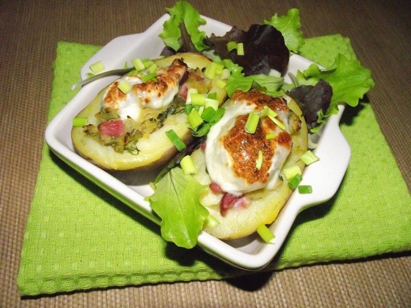 Ziemniaki pod mozzarellą faszerowane kapustą