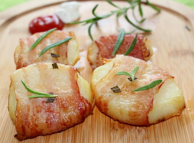 Ziemniaki w boczku i tymianku Ziemniaki w boczku i tymianku