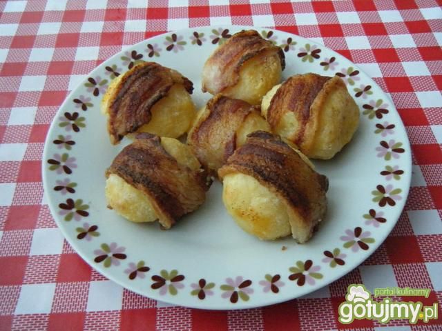 Ziemniaki w chrupiącym bekonie  Ziemniaki w chrupiącym bekonie