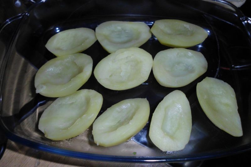 Ziemniaki z farszem z suszonych pomidorów