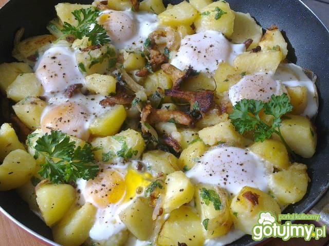Ziemniaki z grzybkami  i jajkiem  Ziemniaki z grzybkami  i jajkiem