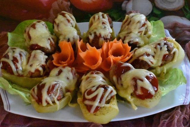 Ziemniaki z kotlecikami Ziemniaki z kotlecikami