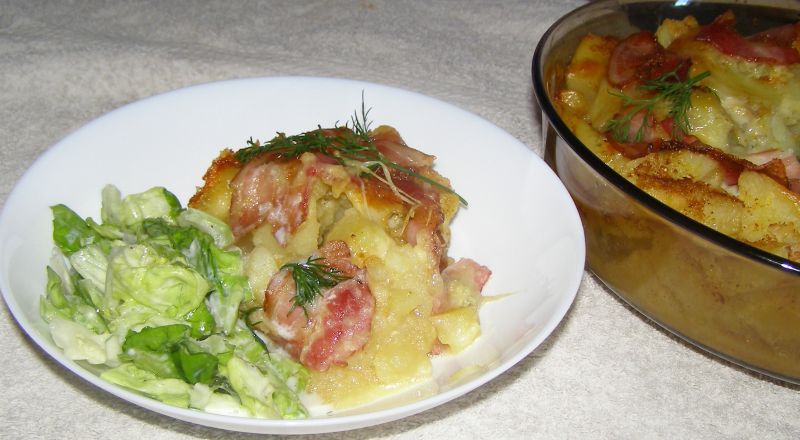 Ziemniaki z mozzarellą,czosnkiem i boczkiem. Ziemniaki z mozzarellą,czosnkiem i boczkiem.