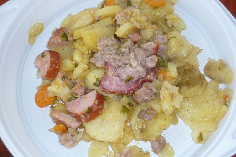 Ziemniaki z ogniska pieczone z karkówką