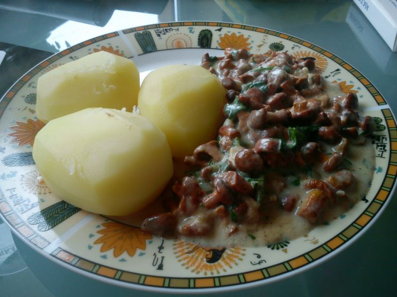 Ziemniaki z sosem grzybowym Ziemniaki z sosem grzybowym