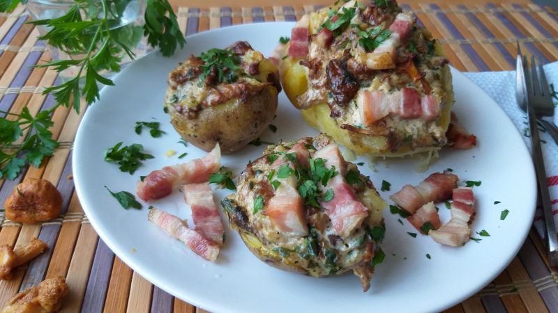 Ziemniaki zapiekane farszem grzybowym Ziemniaki zapiekane farszem grzybowym
