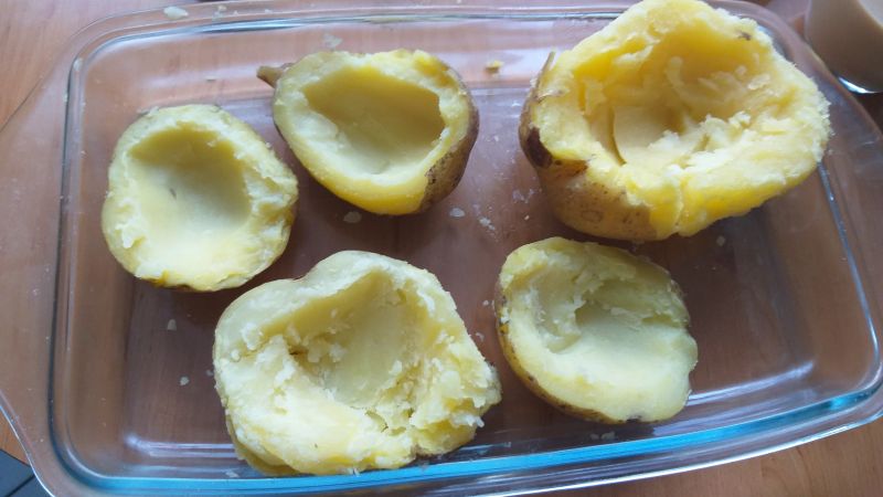 Ziemniaki zapiekane farszem grzybowym