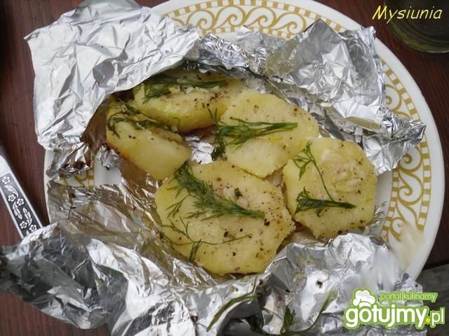 Ziemniaki zapiekane na grillu 