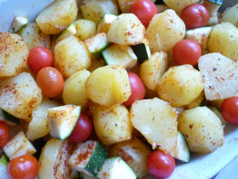 Ziemniaki zapiekane z cukinią i pomidorami