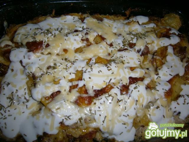 Ziemniaki zapiekane ze śmietaną i cebulą Ziemniaki zapiekane ze śmietaną i cebulą