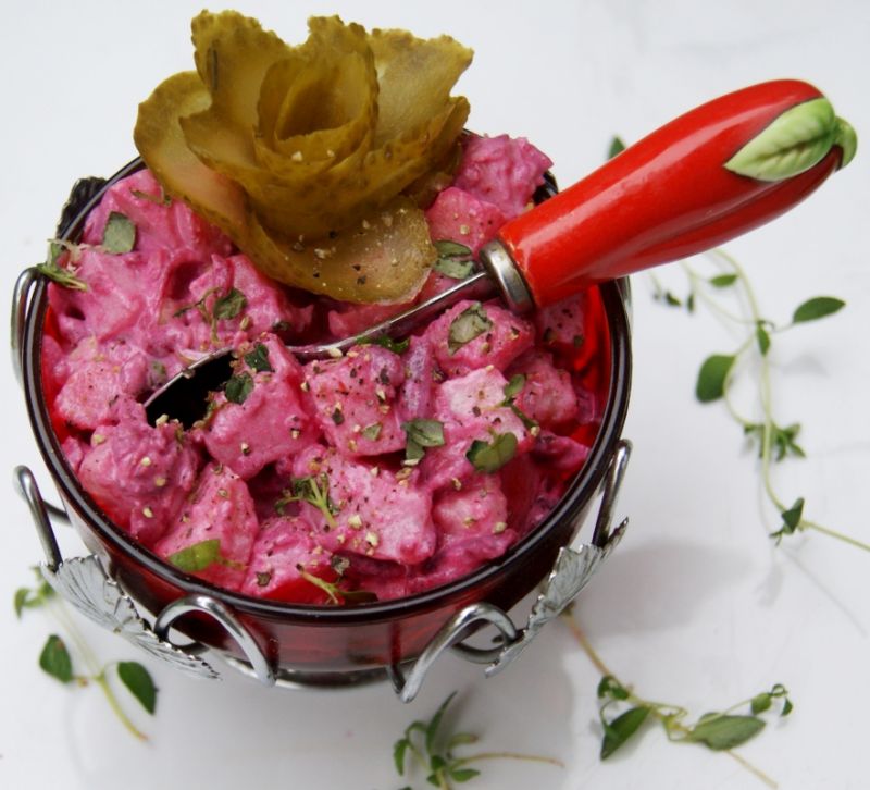 Zimna sałatka ziemniaczano-buraczana do mięs