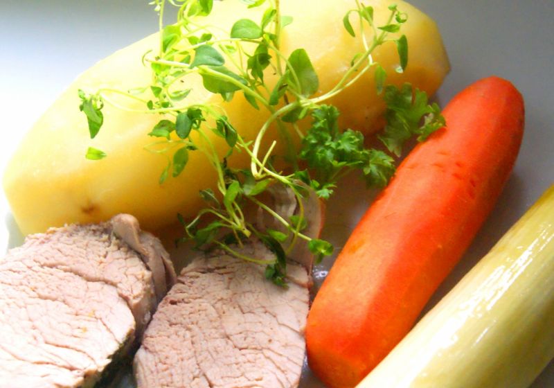 Ziołowa polędwica na parze  Ziołowa polędwica na parze