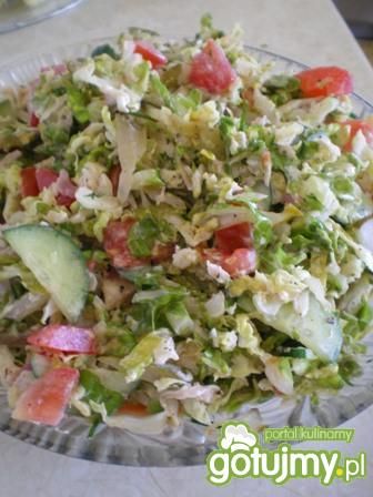 Ziołowa surówka z sałaty lodowej zabiela