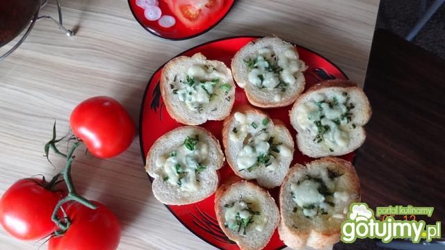 Ziołowe grzanki na śniadanie Ziołowe grzanki na śniadanie