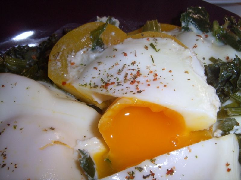 Ziołowe jajka w koszulkach