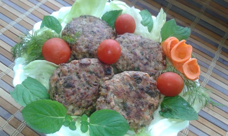Ziołowe kotleciki z mielonej wołowiny